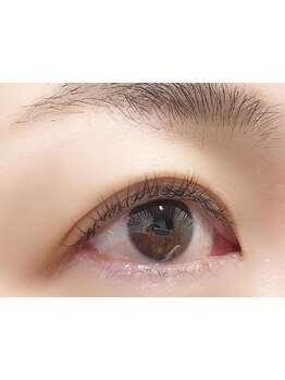 ナチュラル上品な目元にしたい