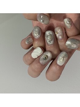 ヌア(nur.)/シルバー×ホワイトnuance