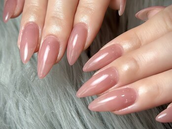 オーサムネイル(Awesome Nail)の写真/シンプルネイルが映える美フォルムと、ツヤツヤの仕上がりを叶えますよ☆