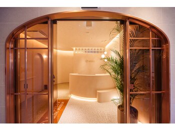 FAMILIA SLIM MAISON 【福岡市天神痩身ダイエット】の写真/本気の10キロ減！40代からの劇的サイズダウン★完全個室で一流プロの最新キャビ&滝汗デトックス！