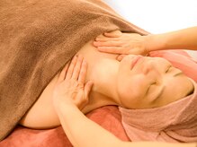 テテラ(tetela)/デコルテマッサージで鎖骨美人