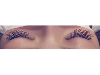フリルアイビューティ 豊中店(Frill Eye Beauty)/
