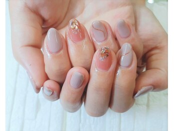 ネイル アンド アイラッシュ虹/