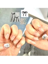 スノーフレーク(Snowflake)/フレンチネイル/ミラーフレンチ