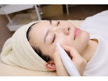 エングラッシー(en glassy)の写真/ダウンタイムなしでシミケア！低周波シミペンでシミとサヨナラを目指す♪