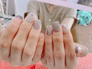 ネイルサロン ティプレシャス(T Precious)/上品お花ネイル♪