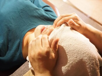フィジカル整体 ボディーレ(Body Re)の写真/"なぜそうなるのか?"骨格&筋肉構造を熟知したオ-ナ-が、たるみ/ほうれい線/下膨れの原因を紐とき施術→結果