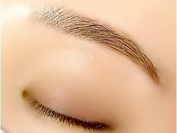 スリーユニークアイ 神戸六甲道(3uniQ eye)の写真/トレンド眉も対応OK！人気の美眉アイブロウで垢抜け美人◎翌朝からのメイクが時短に描きやすくなります☆