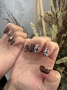 プルメリアドット(Plumeria.)/秋仕様チェック柄ネイル