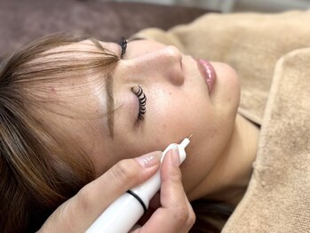 アンドエミニー エン ラボーテ(& EMINY 艶 la beaute)の写真/【シミケア当て放題4980円～】特殊な電気で垢化/プラズマ照射/美容液導入付◎お悩みが深くなる前にシミケア