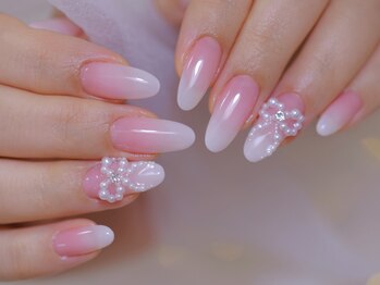 ベビーブーマー　花びらネイル