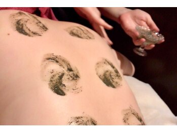 ルアナ(Ruana)/背中美人ハーブピーリング