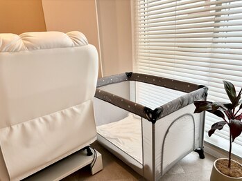 ダズル(DAZZLE)/ベビーベッドあります。