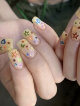 ウズ(UZU)/ホロ散りばめネイル