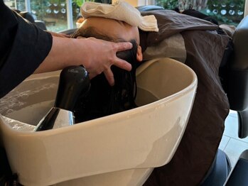 ギッシュ 北外山店(guiches)の写真/導入店希少★魔法のバブル【ReFa VEENA】導入！《微細な泡×熟練手技》で頭皮環境をリセット♪