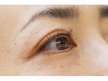 シエスタメル アイラッシュアンドリラクゼーション(SIESTA MELU)/ボリューム×フラット Mix