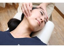 パウワウ 新宿サブナード店(POWWOW)/お顔の歪みを整えます。