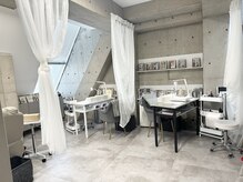 ルーモス 北堀江店(Lumos)/隣のお客様が気になりにくい配置