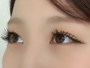 ティア 健軍店(Tia)の写真/当店で初めてWフラット付ける人限定【ダブルフラットラッシュ80束(160本)¥5500】軽い付け心地&持ちの良さ◎