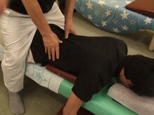 東洋整体/背中のマッサージ