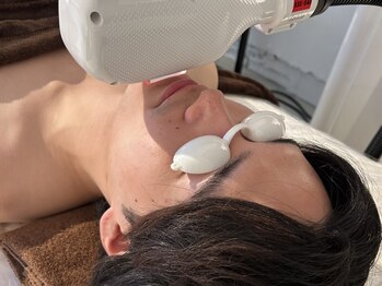 エッセンシャル 南海難波店(ESSENTIAL)の写真/メンズ全身脱毛(VIO顔込)初回11,000円◇難波駅徒歩5分の好アクセスで通いやすい◎