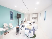 ミーナネイル(miinanail)の雰囲気（新築テレビ付きの広々快適空間でゆったりとお寛ぎください）