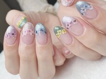 エーネイル(a nail)の雰囲気（カラフルな押し花）