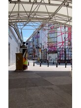 ビューステージ アイブロウサロン 越谷/この道を直進します