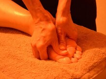 サロン ド ナチュール/足裏～指先まで流します。