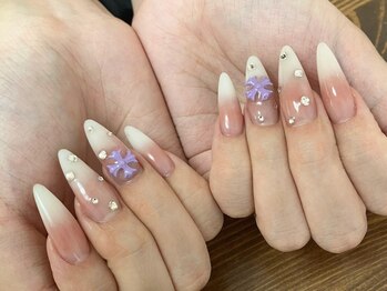 フォーミーネイルズ(4me nails)の写真/【美フォルム◎】イベントや日常にもピッタリな華やかネイルで周りと差がつく指先に★持込デザインOK！