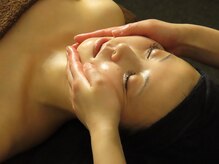 アオレニア(ao.lenia)の雰囲気（お客様の骨格に合わせたオールハンドフェイシャルマッサージ◎）