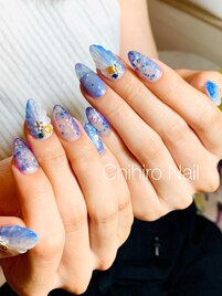 透明感のあるマーメイドネイル