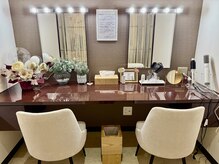 ケイケイ(K.K)の雰囲気（ドレッサールーム　コスメ・ヘア用品も完備）