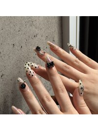 花柄×ドット ネイル / by SEIRA