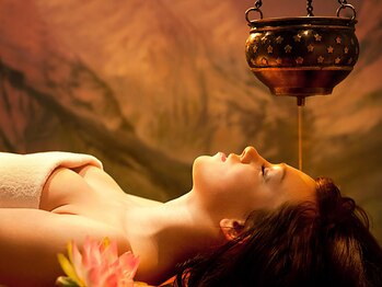 ファンディー(fan-dii)の写真/【脳のトリートメント″シロダーラ″で極上のリラックス。疲れた心身を癒します】