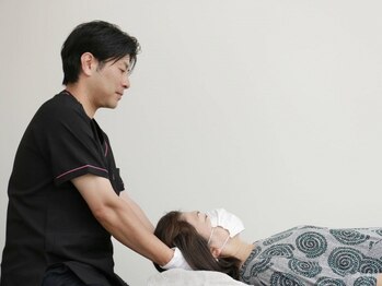 整体院ばんくうの写真/頭・首・肩を整えてスッキリ軽い感覚に。耳ツボ刺激で自律神経も整える。日々の疲れを癒してリラックス。
