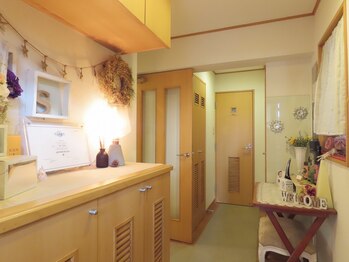 サロンドタエ(salon de TAE)/温かい雰囲気の店内♪