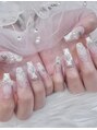 キレイエ ネイルズ(KIREIE NAILS)&nbsp;チェックがかわいいホワイトネイル