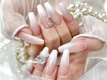 白グラデーション/ロングネイル