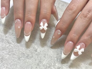 ワイズビューティー 高槻店(y's beauty)の写真/アートが出来ないOLさん必見◆シンプルでも楽しさ生み出す【y's beauty】が大人女子にお勧めネイルを提供!