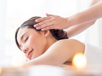 【整体・小顔矯正・姿勢矯正・骨盤矯正・肩甲骨・肩こり】整体 Alignment 恵比寿の写真/デスクワークでの首・肩こりを改善に導きます。国家資格、難関資格保有者が行う本格美容整体でお悩み改善！