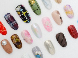 豊富な種類のアートネイル