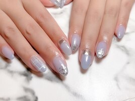 水色チェックネイル