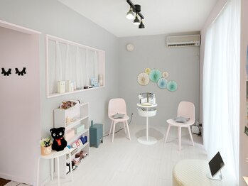 キキ(KiKi)の写真/完全個室×お子様連れ歓迎☆忙しいママの“キレイ”を叶えます♪毎日鏡を見るのが楽しくなる目元へ！