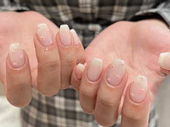 サイン(sin.)/小花柄ネイル