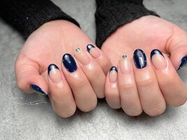 ネイビーフレンチネイル