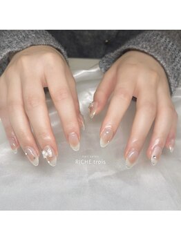 リッシュ トロワ(RICHE trois)/マグネット×チークネイル♪