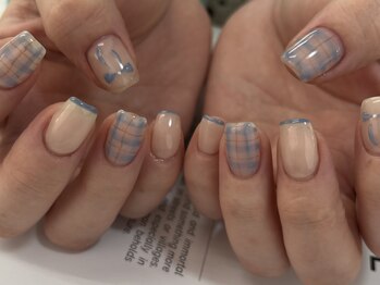 ニンニ(ninni)/リボンチェックネイル