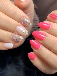 ピンク×押し花ネイル