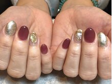 メイヴン(Maven)/シンプルで大人綺麗なネイル